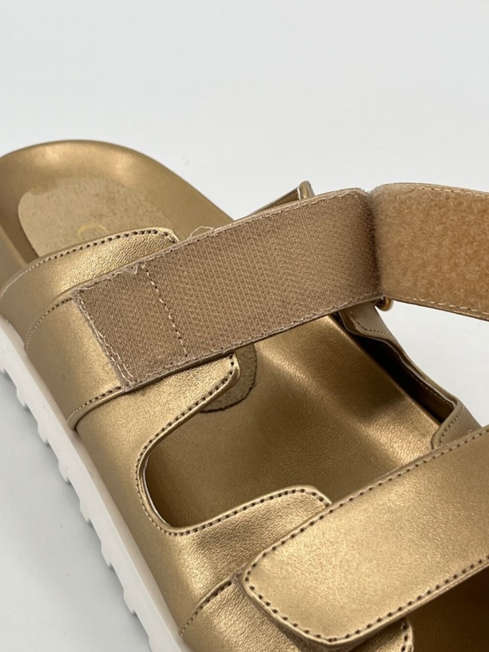 Guess Fabula Lug Sole Sandals Gold Size 9M Faux Leather Hook Loop Platform Slide - Picture 12 of 15